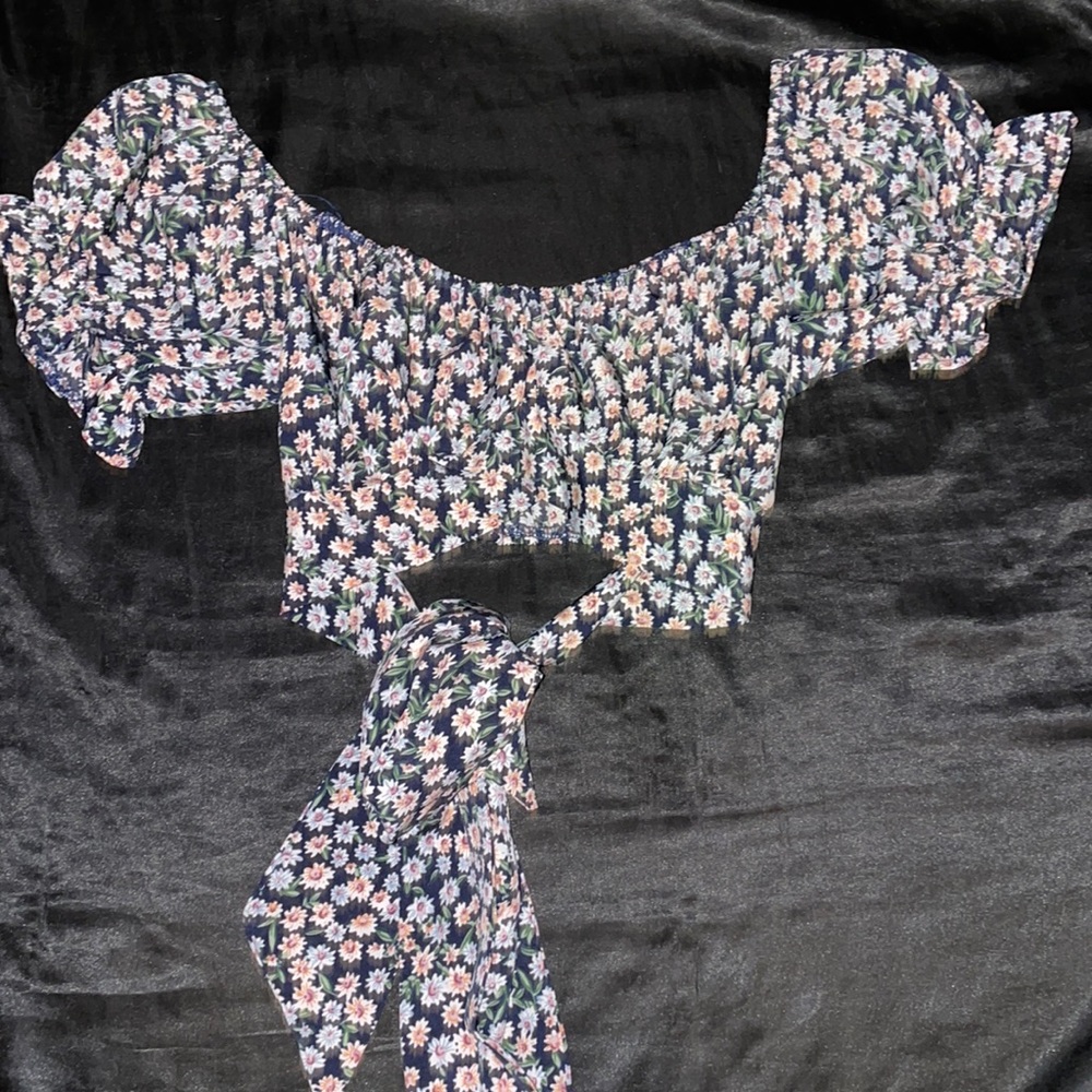 ℱ𝓁ℴ𝓇𝒶𝓁 𝓉𝒾ℯ 𝒷𝒶𝒸𝓀 𝒸𝓇ℴ𝓅 𝓉ℴ𝓅𝓈! - Picture 3 of 5